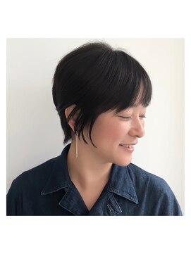 ヘアアンドフェイシャル ヴィトリーノ(Hair & Facial Vitrine) ☆耳まわりの柔らかな毛流れで 「脱マニッシュ」ショート☆