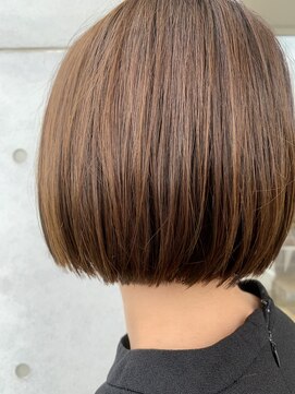 ハナ ビューティーヘアー(hana.) 切りっぱなしぱっつんボブ