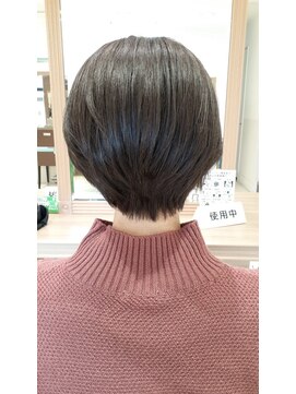 アッシュ 十日市場店(Ash) すっきり首見せ！ショートボブに似合うグレージュカラー！