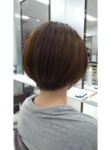 ショートボブ×すっきりシルエット