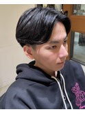 黒髪ナチュラルニュアンスパーマセンターパート