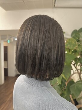 インビテーション(invitation) ミニボブ◎アッシュカラー