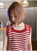 ピンクベージュ