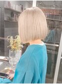 リーチダブルカラー/前髪ありハイトーン切りっぱなしボブ/新宿
