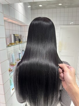 ロンドルーチェ 心斎橋(Lond luce) ダークアッシュ/ミディアムレイヤーカット［髪質改善/縮毛矯正］