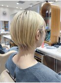 ハイトーンマッシュショート　丸みショート　　前髪あり