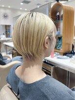 ピークアブー アヴェダ ギンザシックス(PEEK-A-BOO AVEDA GINZASIX) ハイトーンマッシュショート　丸みショート　　前髪あり　