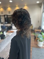 ヘアーワークス ボナ(HAIR WORKS bona.) 個性的が魅力◎立体感際立つスパイラルパーマ