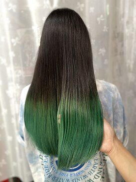 ヲタクに美容室は難しい。 グラデーションカラーグリーン