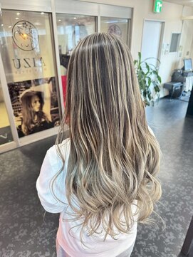 アイズ 本厚木(AIZU) バレイヤージュ