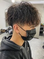 エルマーク 梅田(L-MARK)&nbsp;スパイラルパーマ/ツイストパーマ/メンズ/センターパート/波巻き