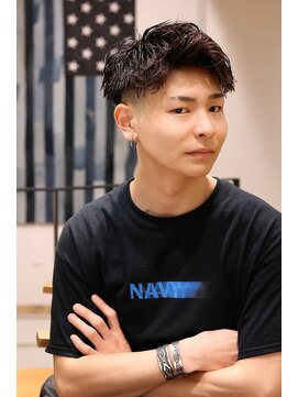 ネイビー(NAVY) フェード アップバング スパイラルパーマ 黒髪 ジェル