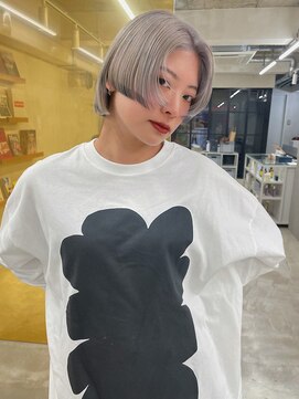 キヴィ(kivi) white blonde