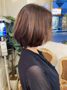 アミュレ(Amule) 大人可愛いひし形シルエットのグラデーションボブ明るめベージュ