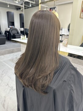 シェノン サントル(CHAINON CENTRE) グレージュカラー/シルキーベージュ/斜めバング[梅田/茶屋町]