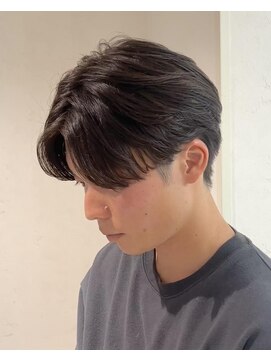 リア(Lia by KENJE) センターパートならニュアンスパーマ♪