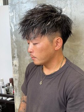 メンズサロン キング 梅田店(Men’s salon K!ng) 波巻きツイストスパイラルパーマ/フェザーパーマ/眉毛/メンズ