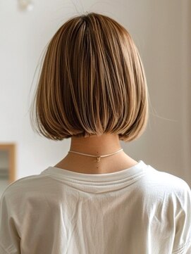 ミロアヴィタ 平尾(miroa vita) ショートボブ 切りっぱなしボブ ベージュ 髪質改善 内巻きボブ