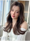 後れ毛が可愛い顔周りレイヤーハイレイヤーロング