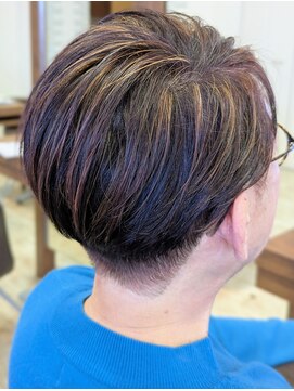 ヴィサージュ キタセンジュ(VISAGE) ミセスハンサムショート(ハイライト白髪ぼかし)