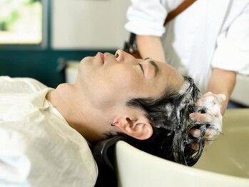 Men’ｓ　GRACEの写真/仕事で疲れた体をケア＊20時まで営業の隠れ家バーバーで、頭皮改善と極上のマッサージを堪能。