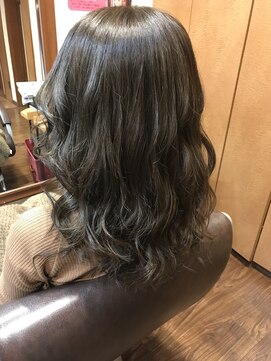 アンジェリーク 外国人風カラー/パールベージュ/くるくる/ふんわりカール