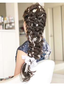 シャイロ(ShyRoh) ヘアアレンジ