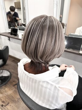 アンダーバーホワイト 広島 並木店(_WHITE) シャドールーツ