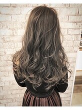 《全国260店舗を展開するEARTH-アース-》毎月通える、お客様に愛されるヘアサロンを目指してまいります。