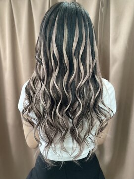 メルシー 大阪梅田店 コントラスト強めなメッシュ☆