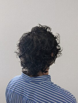 ウシワカマルエムティードット(USHIWAKAMARU MT.) 無造作パーマ×ミディアムウルフ