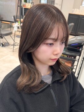 リアンバイアリュール(Lian by Allure) ミルキーベージュカラーレイヤーカット韓国巻き