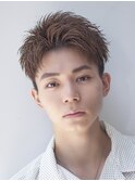 爽やかアップバングツーブロック流行黒髪刈り上げショート