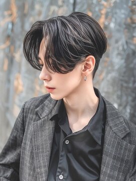 ユーフォリア 新宿店(Euphoria) センターパートハイライト韓国風刈り上げマッシュ