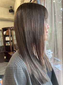 クセやうねり・ボリュームダウンに特化した注目の髪質改善縮毛矯正[オイルストレート]で柔らかさ×仕上がり