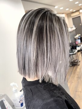 アンダーバーホワイト 広島 並木店(_WHITE) バレイヤージュ/シャドールーツ/ハイライト/ブリーチ