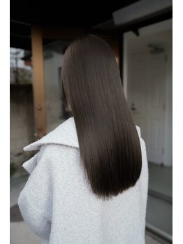 navile osaka 髪質改善 縮毛矯正 梅田【11月14日 NEW OPEN(予定)】の写真/【髪質に合わせた施術】ダメージレス縮毛矯正がリピーター続出。時間が経っても綺麗が続くハイクオリティ○