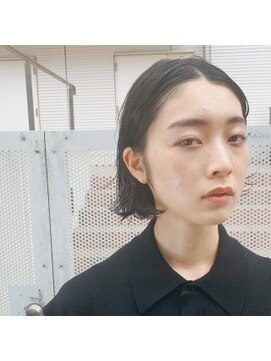 ナヌーク シブヤ(nanuk shibuya) 耳にかかるラフなボブパーマ・くせ毛風パーマ・