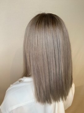 リーオオサカ(Lee Osaka) ベージュカラー