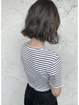 ダブル(W) 前下りボブ