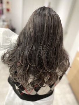 アヴァンス 京橋店(AVANCE) 大人上品な極細ハイライト×グレージュ@京橋