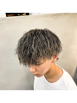 ダズルヘアラッシュ(DAZZLE hair RUSH) 泉陽登指名/ハイライト/ツイストスパイラルパーマ