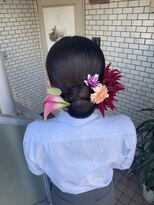 フェリーチェ(Felice)&nbsp;袴ヘア　シニヨン　タイトヘア　生花アレンジ