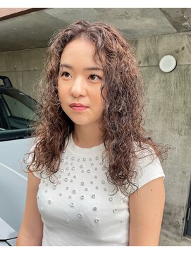 ナループロアオハナ(Nalu pu loa ohana) 透明感カラー/ブリーチなし/ハードパーマ/スパイラルパーマ/原宿