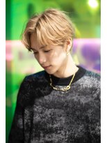 ユーフォリア 渋谷グランデ(Euphoria SHIBUYA GRANDE)&nbsp;メンズ　韓国風　無造作　センターパート　ミルクティベージュ