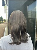 オリーブグレージュ