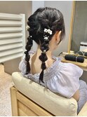 お呼ばれアレンジ◎ ツイン編みおろしアレンジ