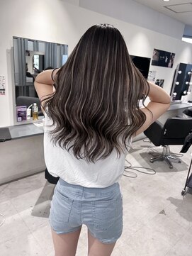 キング 心斎橋店(K!ng) ハイライトカラーミルクティーベージュレイヤーカット