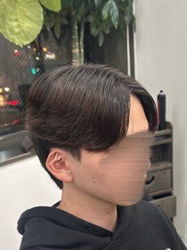 フイ 新宿3丁目(Hui) フェザーパーマ/グレーブルーカラー／刈り上げショートパンク