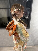 アロー(arrow) サイド網下ろしヘアアレンジ